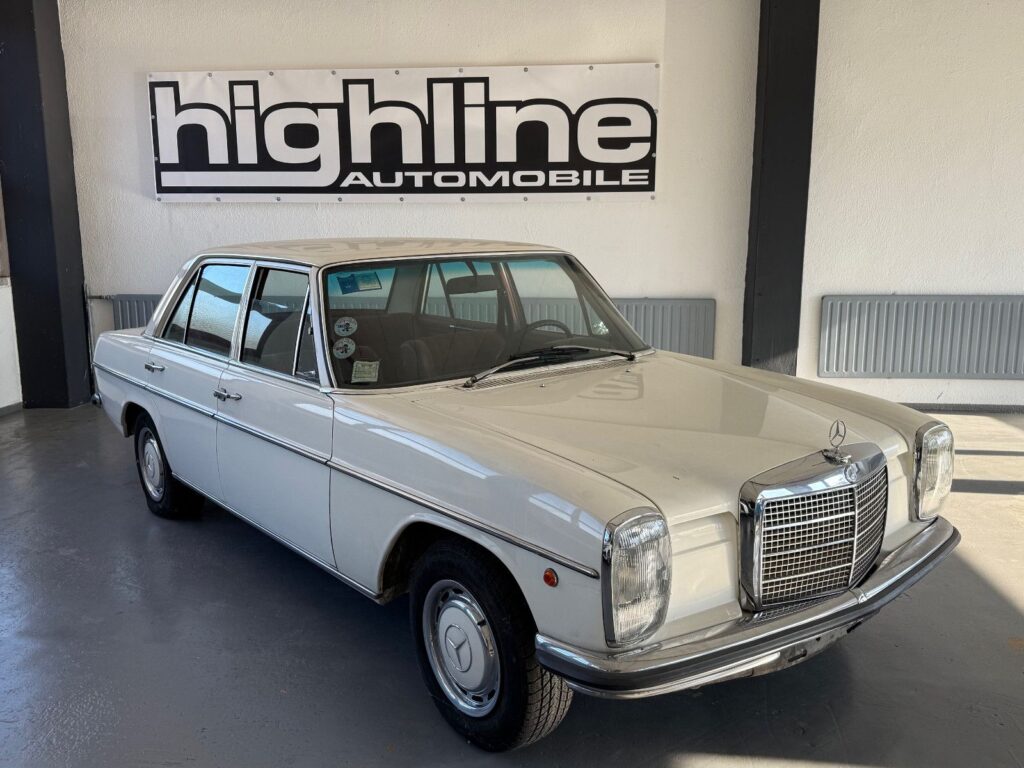 Mercedes-Benz 230 Limousine (W114) - Oldtimer